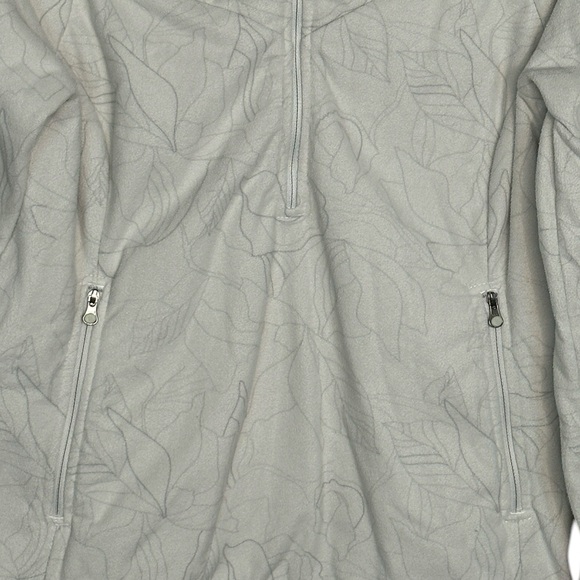 North Face 1/4 zip sweatshirt.  Size: Medium - Picture 2 of 7